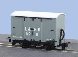 Peco GR-220D Box Van, L & B Livery No 6, OO-9 Gauge
