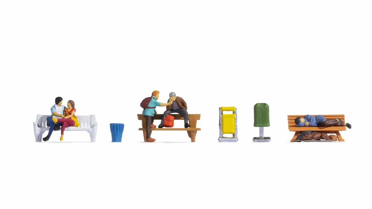 Noch 15238 People on Benches (5), HO/OO Gauge