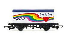 Hornby R60061 LGBT Pride Box Van - OO Gauge