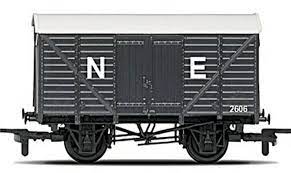 Hornby R6422 (Railroad Range) Closed Van Branded "NE" - OO Gauge