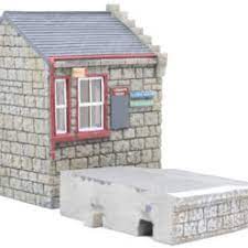 Hornby R7232 Harry Potter Hogsmeade Booking Hall, OO Scale