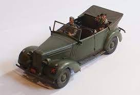 Airfix A05360 Monty's Humber Snipe Staff Car (1:32 Scale)